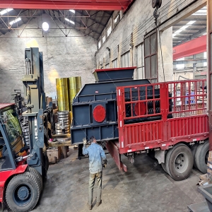 2PG1508大型對輥破碎機(jī)發(fā)貨圖片_發(fā)往廣東清遠(yuǎn)_破碎石英砂