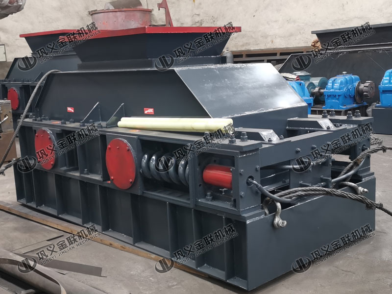 時產100噸花崗巖制砂機多少錢一臺，可以選擇的型號多嗎？