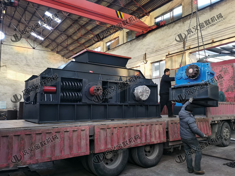 時(shí)產(chǎn)100噸對(duì)輥制砂機(jī)參數(shù)是多少，有哪些部分組成