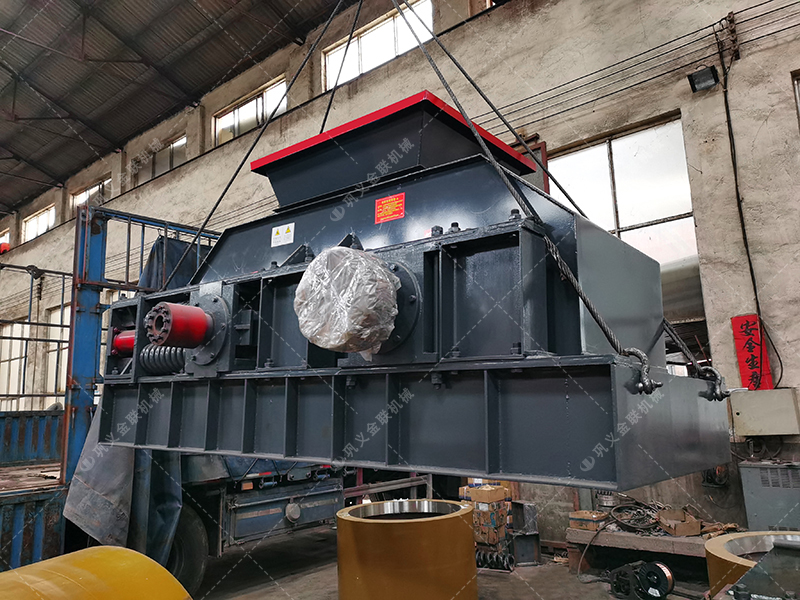 2PG1007型半自動對輥破碎機設(shè)備發(fā)貨圖片