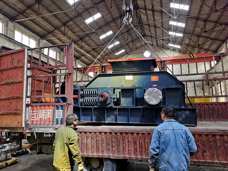 2PG1200x800大型對輥制砂機(jī)發(fā)貨 發(fā)往廣東