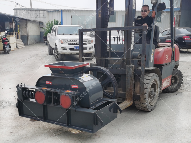 2pg400X250小型對輥破碎機發(fā)貨圖片_發(fā)往湖南長沙_破碎石英沙