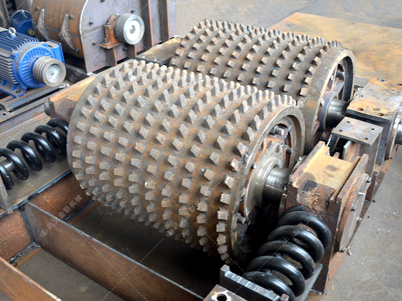 煤矸石雙齒輥破碎機產(chǎn)能多少?多少錢? 煤矸石雙齒輥破碎機產(chǎn)能多少?多少錢?