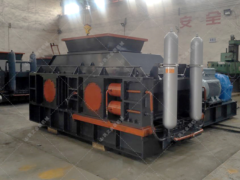 在化工行業(yè)中液壓對輥制砂機是如何處理特殊物料的？