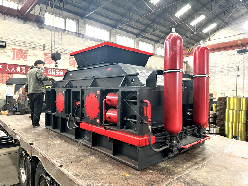 低轉(zhuǎn)速高壓力對(duì)輥制砂機(jī)，憑什么成為高品質(zhì)機(jī)制砂的 “粒形守護(hù)神”？