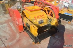  點擊查看對輥破碎機(jī)更好的破碎效果